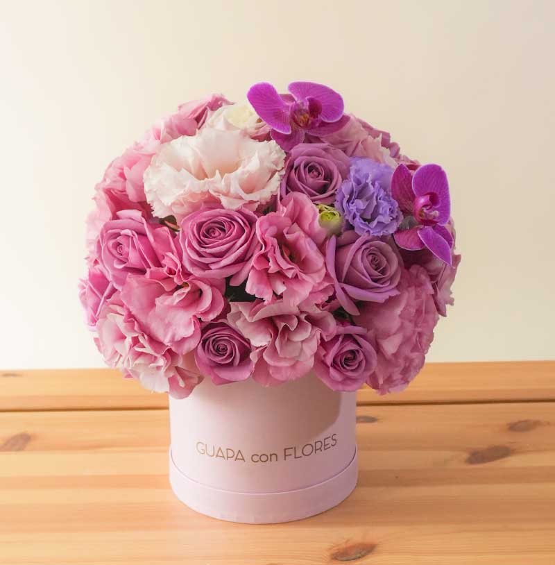 arreglo de flores moradas con entrega el mismo dia