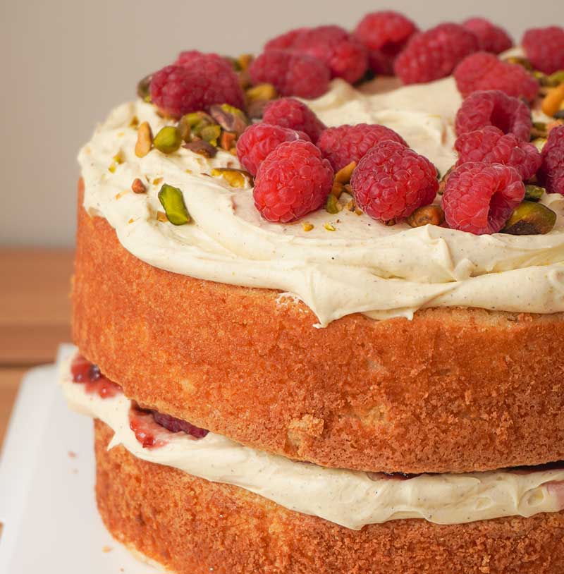 Pastel de pistache con frambuesas - 8 a 10 porciones