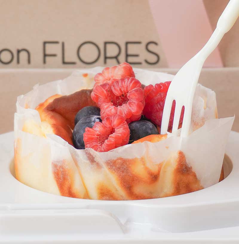 Regalo para mamá - vela y mini pastel vasco