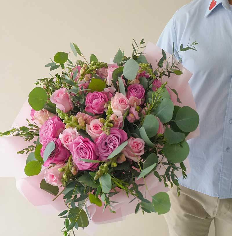 ramo de rosas con anthirrinums para envío