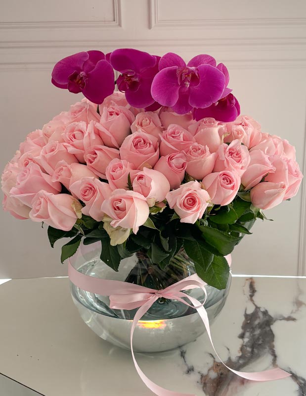 arreglo buchón de 100 rosas rosas