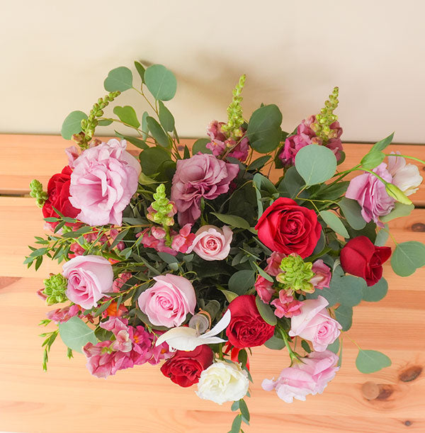 arreglo de flores para envio con rosas rojas