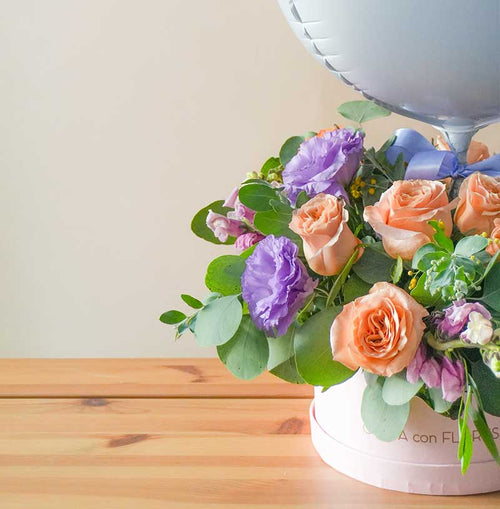 arreglo de globo  de cumpleaños con arreglo enviaflores