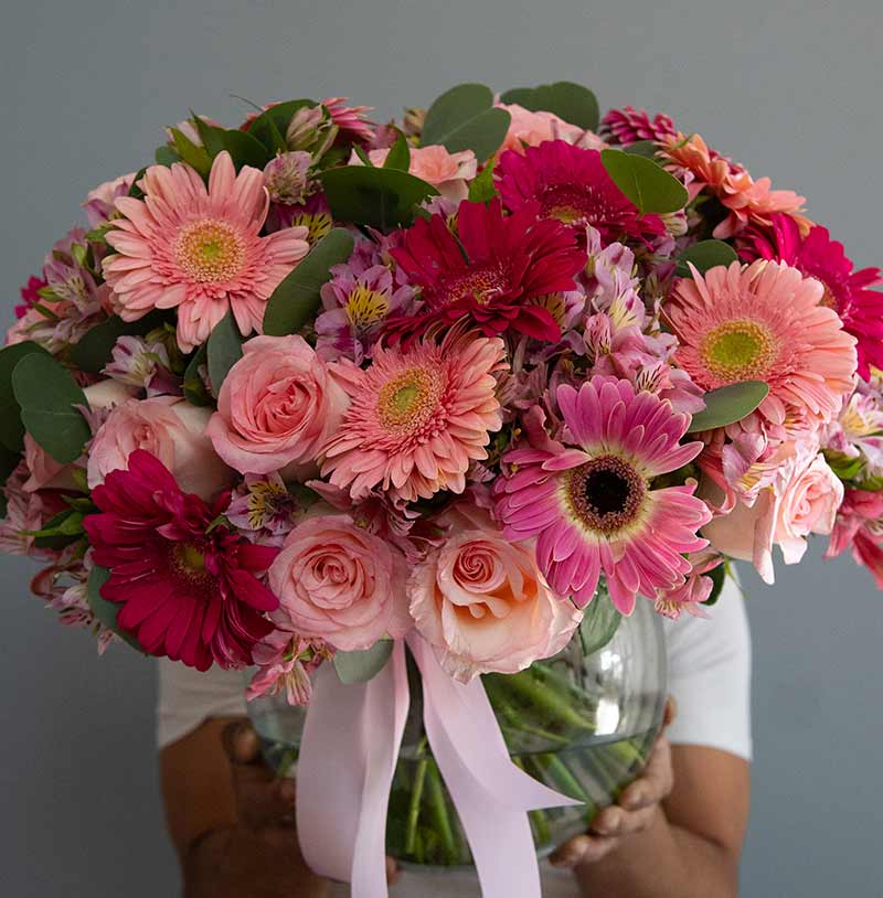 arreglo de rosas con gerberas de lujo en cdmx