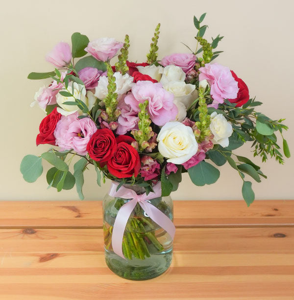 arreglo de rosas con lisianthus con flores mix