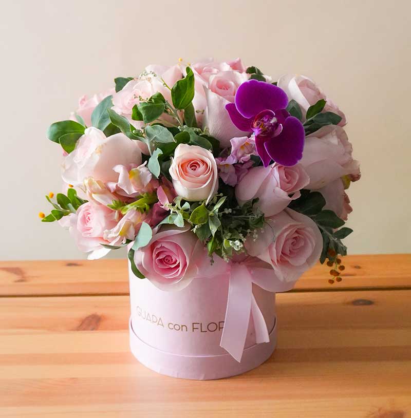 arreglo de rosas con orquídea en caja para enviaflores