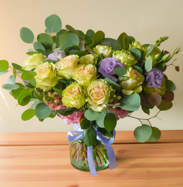 arreglo de rosas en tono verde para enviar como regalo