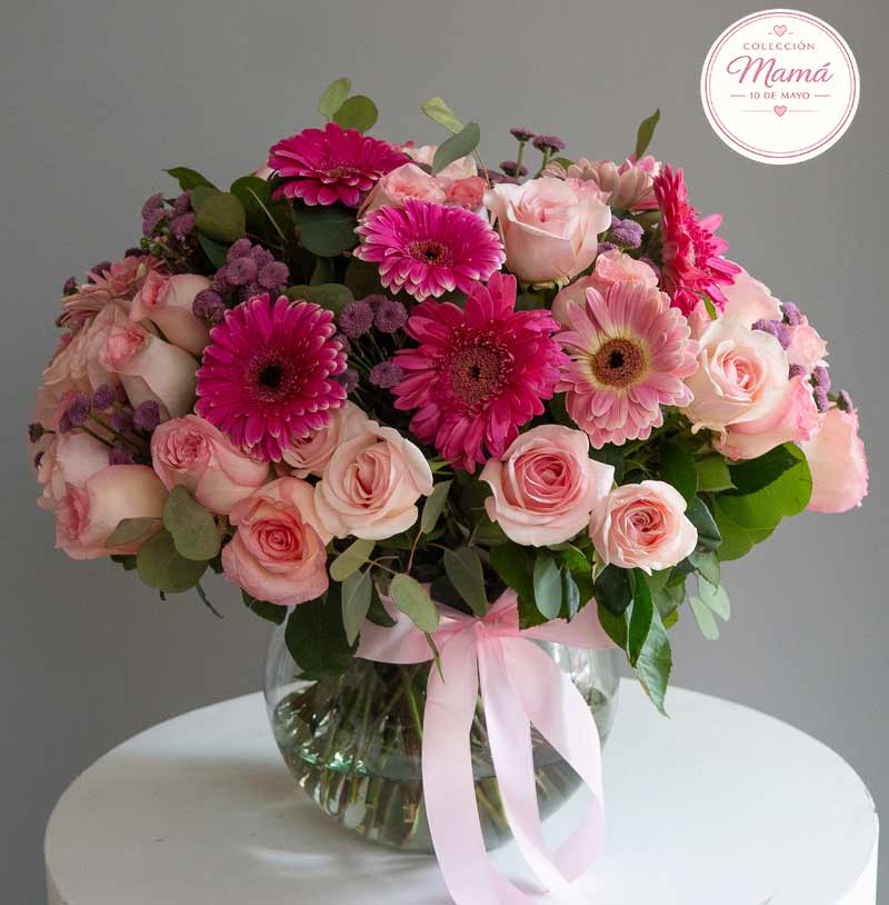 arreglo de rosas y gerberas de lujo elegante para regalar a mamá