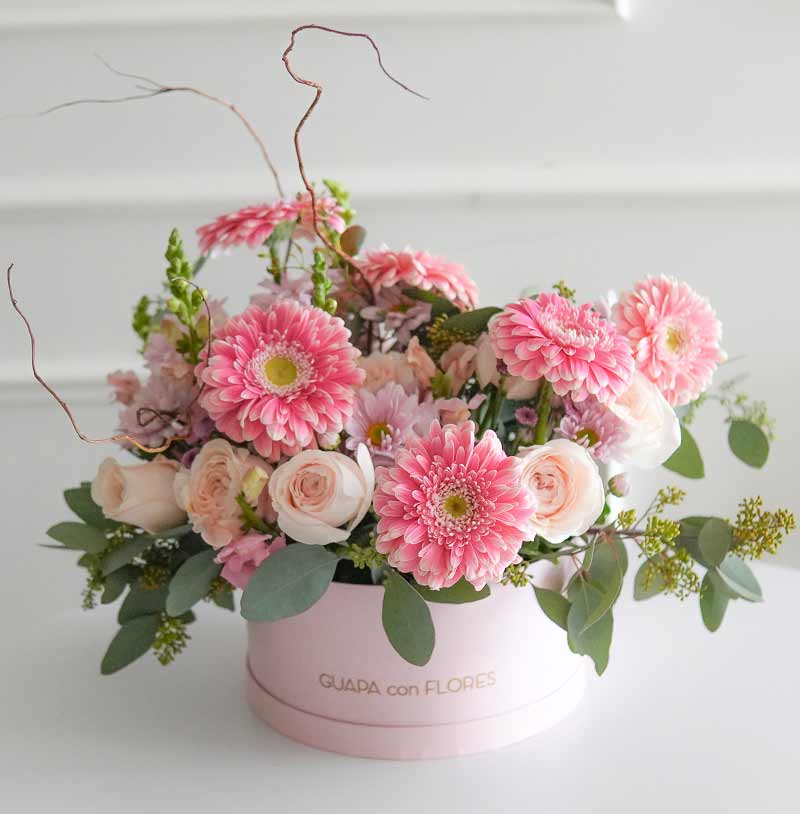caja de flores jardín de rosas con gerberas para envio