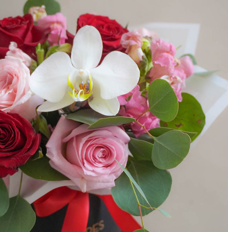 envia arreglo de rosas y flores con entrega a domicilio