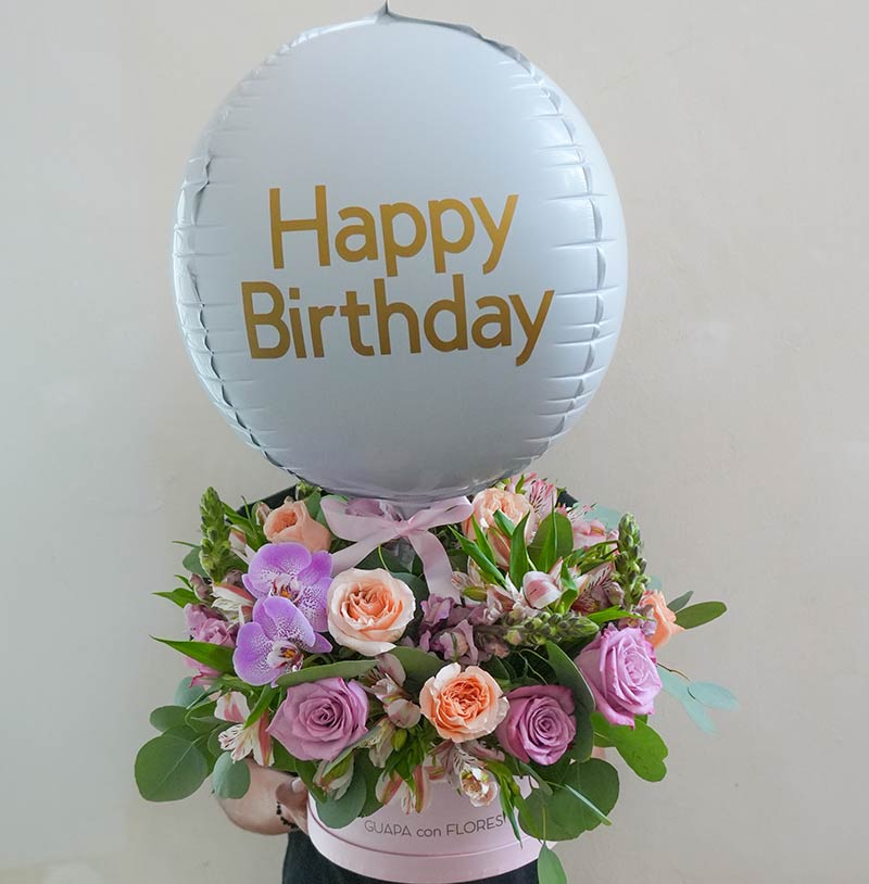 envía flores a domicilio con rosas y alstromelias para celebrar cumpleaños