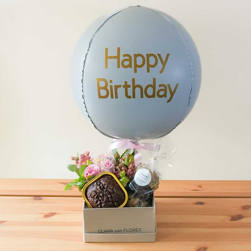 envia regalo de flores con galletas y pastelito de chocolate para celebrar cumpleaños
