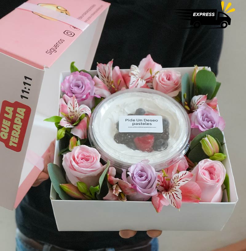 Regalo de flores con mini pastel - Entrega rápida
