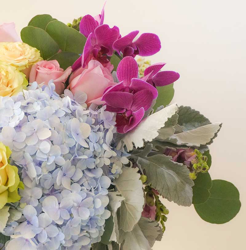 florería con arreglo de flores de lujo