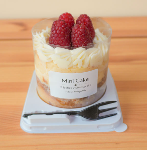 mini pastel de 3 leches con cheesecake