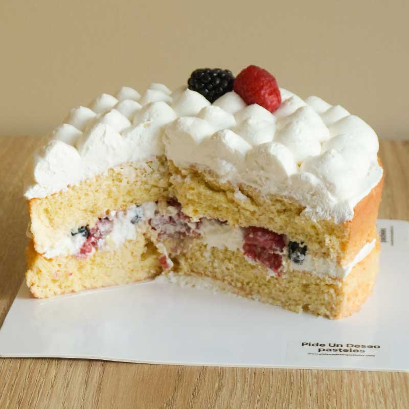 pastel de tres leches con moras