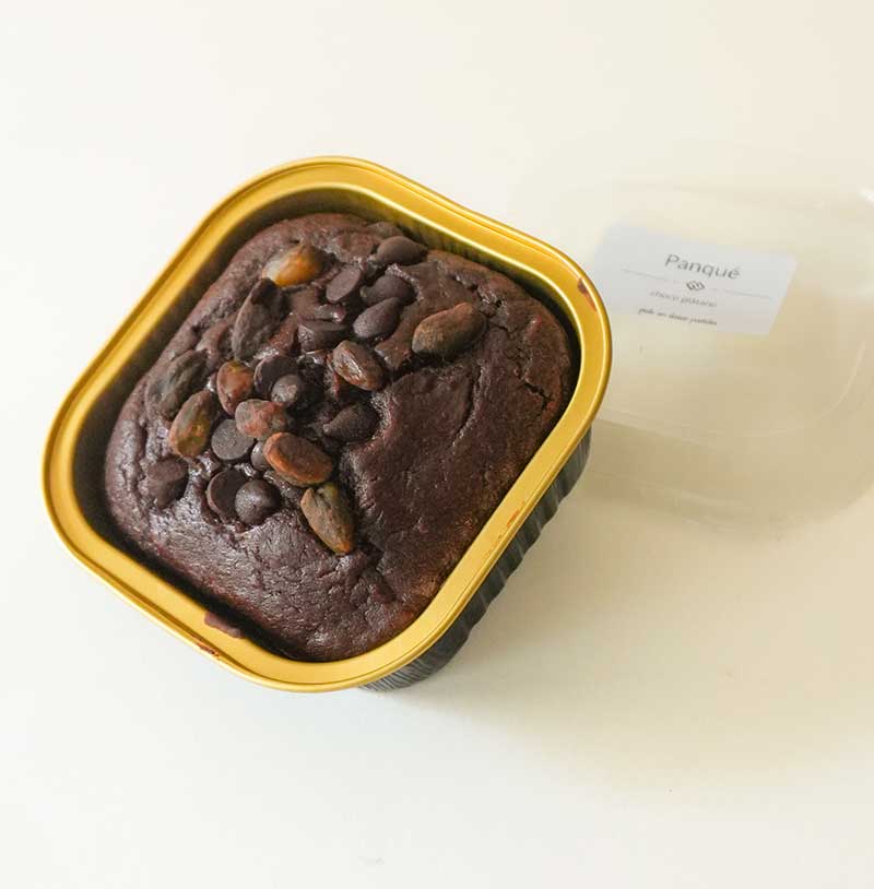 postre panqué de plátanos con chocolate y pistache