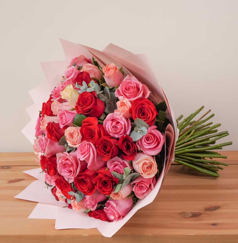 ramo de 75 rosas de colores combinadas