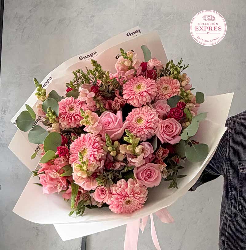 ramo de gerberas con rosas enviaflores