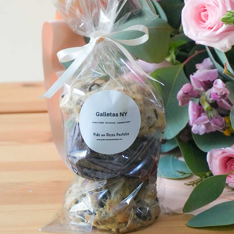 ramo de rosas con follajes elegantes frescos