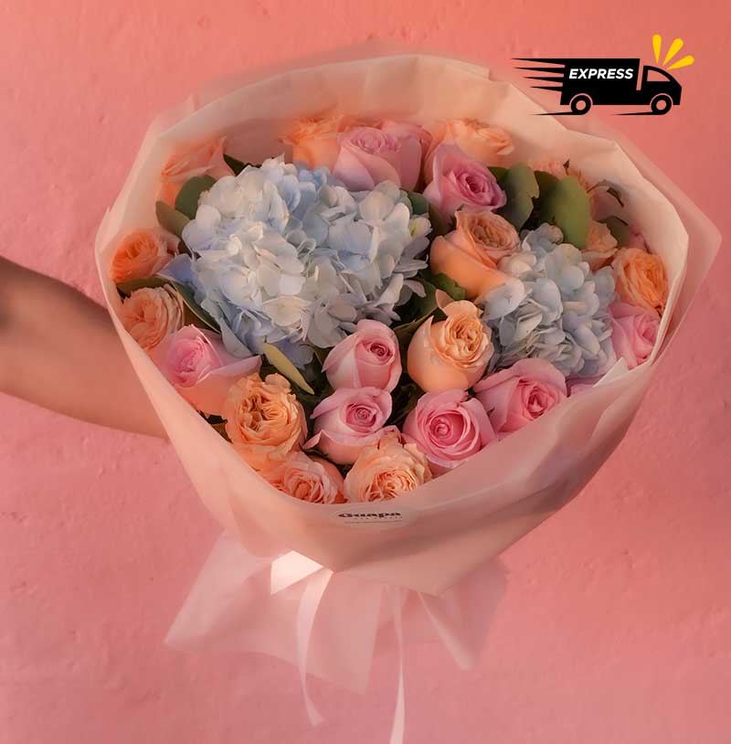 ramo de rosas con hortensias para envío a domicilio