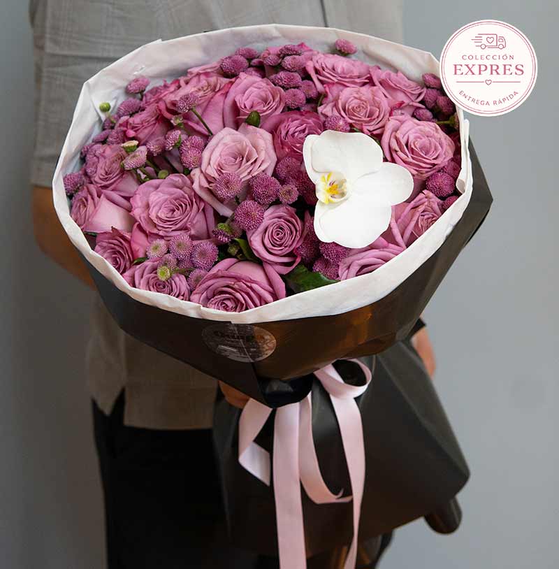 ramo de rosas moradas para regalar