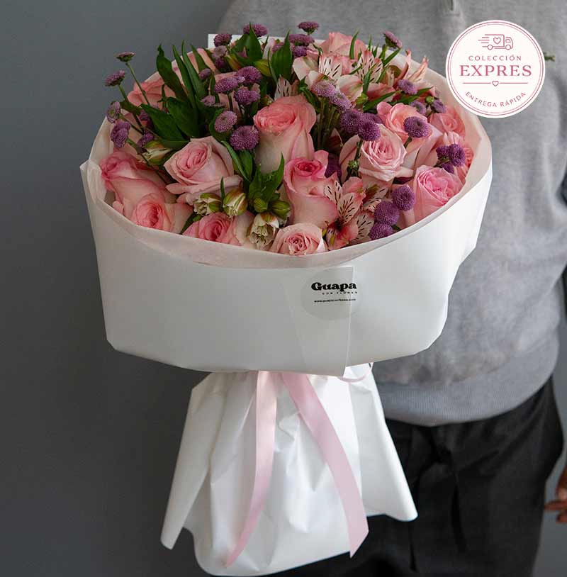 Eliza Ramo de rosas y orquídeas con florero  - Entrega rápida