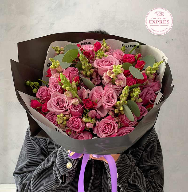 ramo de rosas y mini rosas moradas cdmx
