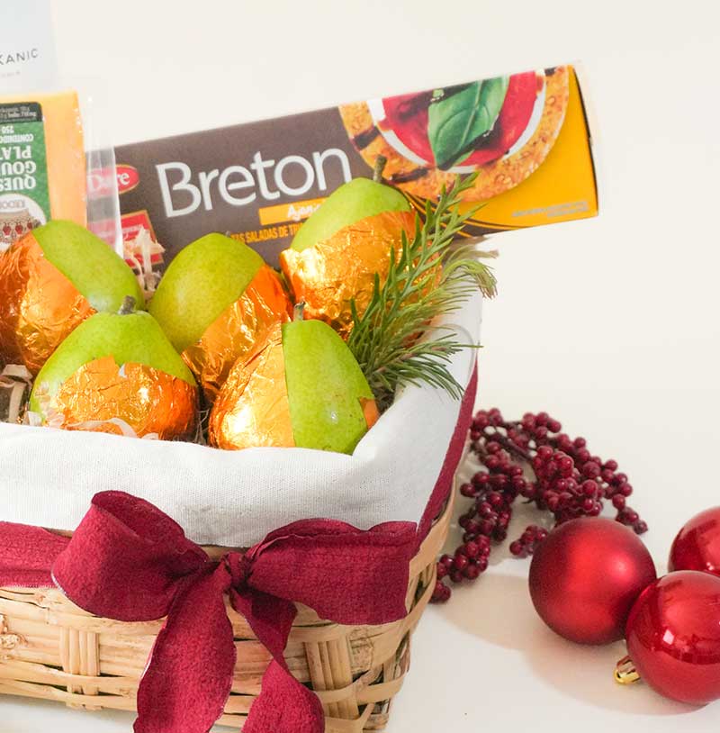 regalo de navidad con peras y vino