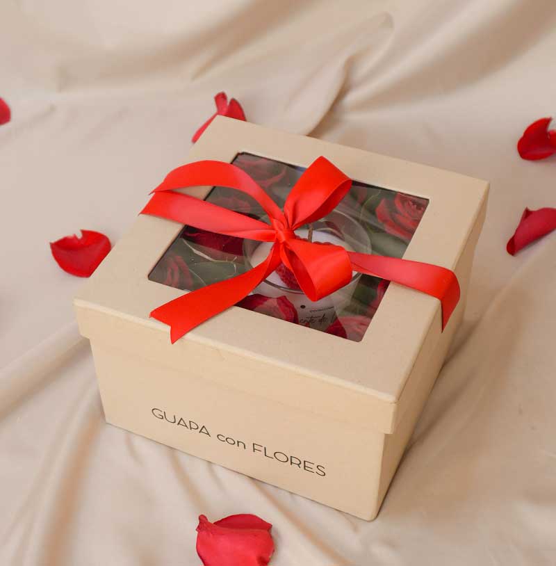 Regalo con vela y rosas rojas- 14 de Febrero