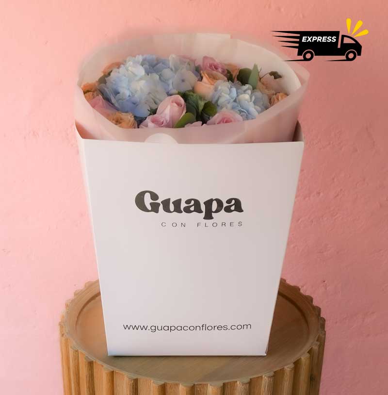 rosas con hortensias azules para regalos en cdmx