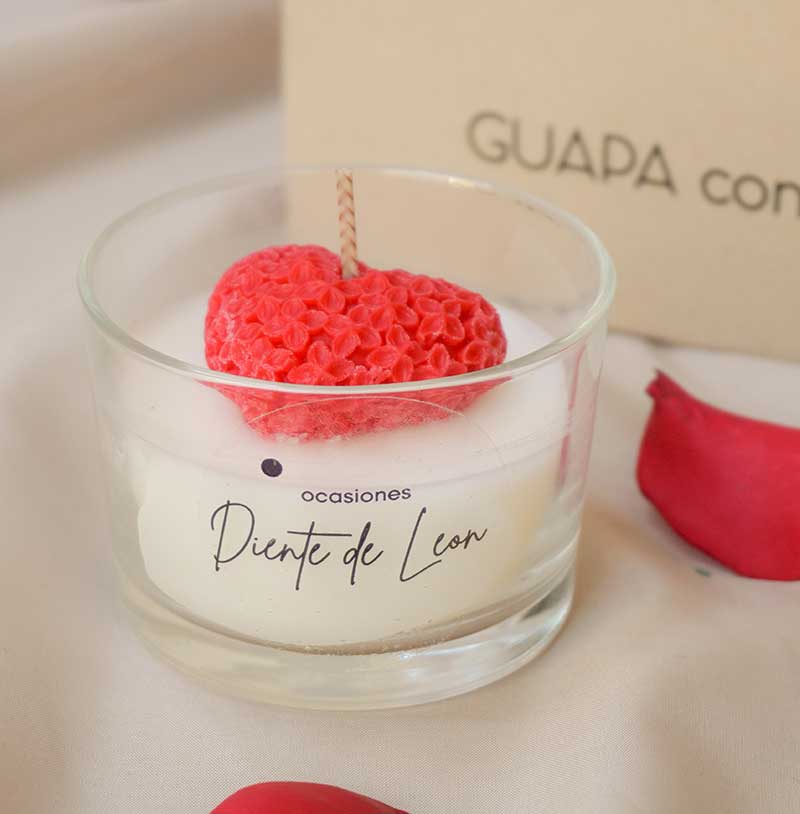 Regalo con vela y rosas rojas- 14 de Febrero
