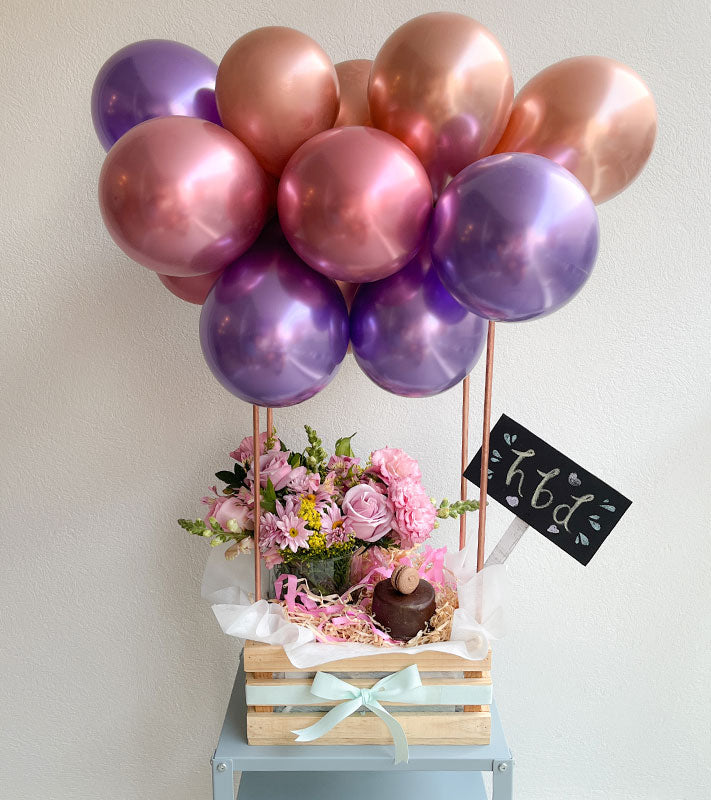 regalos para mujeres a domicilio con pastel y globos